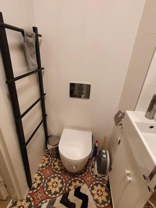 Stylish Apartment In Old Town Рига Екстериор снимка
